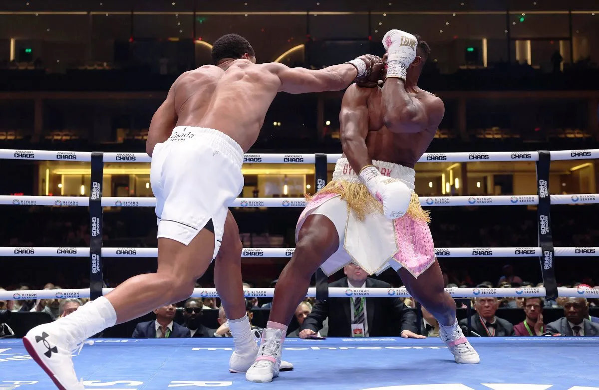 ANTHONY JOSHUA NOQUEÓ EN DOS EPISODIOS A FRANCIS NGANNOU