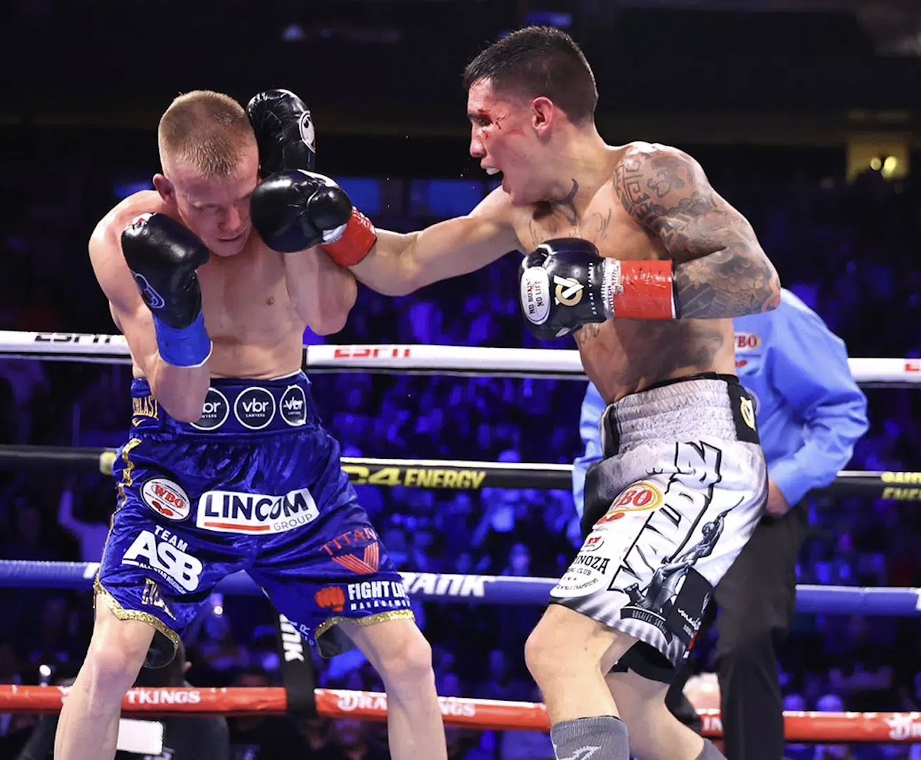OSCAR VALDEZ ESTÁ DE REGRESO, NOQUEÓ A LIAM WILSON Y ES CAMPEÓN INTERINO WBO