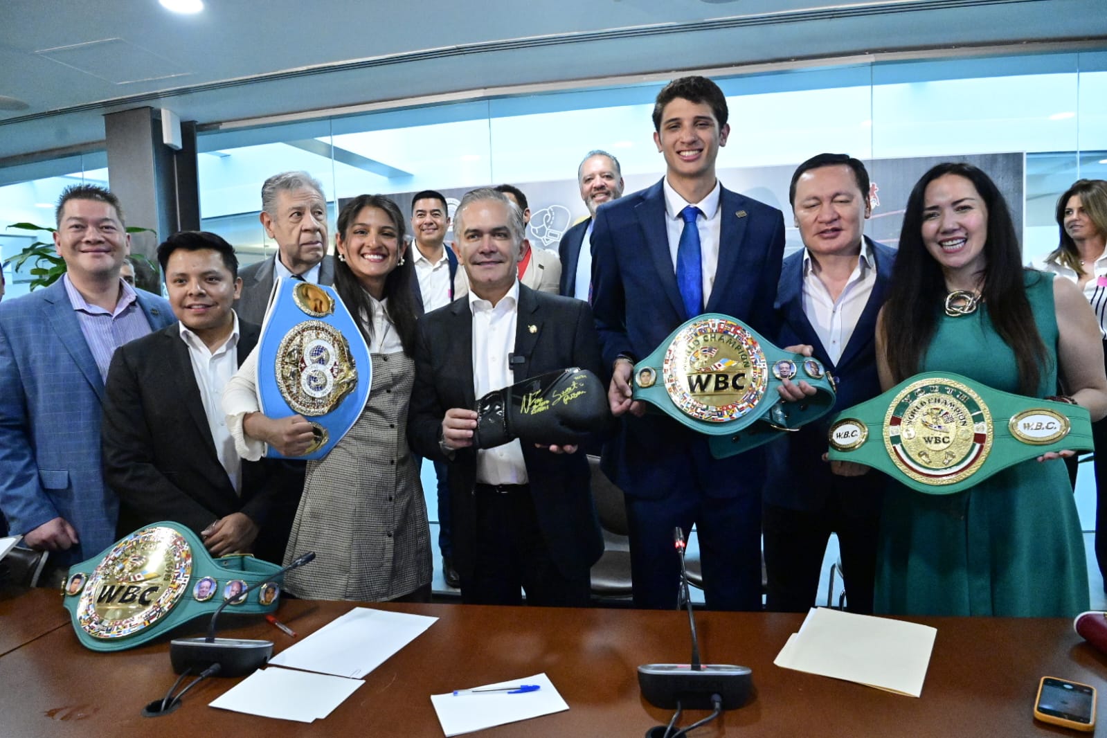 CASTA DE CAMPEONES, SENADO DE LA REPÚBLICA RECONOCE A LOS HERMANOS SEBASTIÁN Y GABRIELA FUNDORA