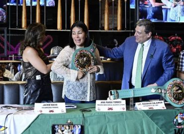 PREVIO A SU INDUCCIÓN AL SALÓN DE LA FAMA, EL WBC RINDE HOMENAJE A “LA GUERRERA” TORRES