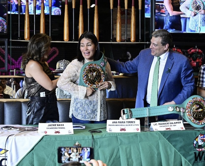 PREVIO A SU INDUCCIÓN AL SALÓN DE LA FAMA, EL WBC RINDE HOMENAJE A “LA GUERRERA” TORRES