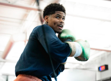 SHAKUR STEVENSON SE ALISTA PARA DEBUTAR COMO CAMPEÓN LIGERO WBC