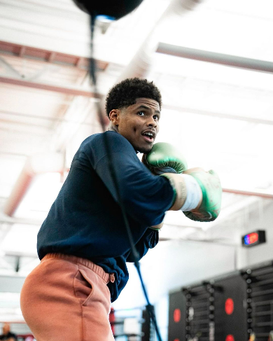 SHAKUR STEVENSON SE ALISTA PARA DEBUTAR COMO CAMPEÓN LIGERO WBC