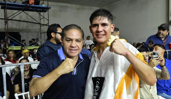 GABRIEL “NITCHS” JIMÉNEZ DERROTÓ A FLAVIO HERNÁNDEZ EN “ESTRELLAS DEL RING”