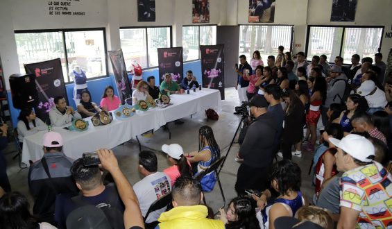 PUÑOS ROSAS, QUINCE AÑOS DE IMPULSAR EL BOXEO FEMENIL