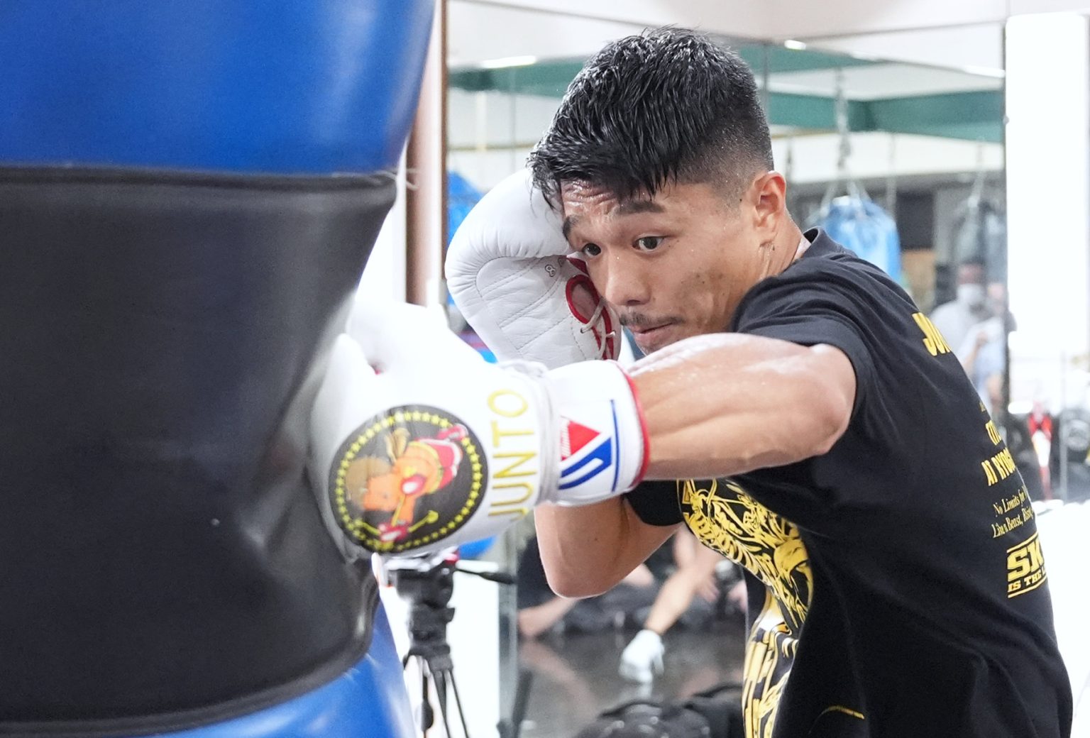 JUNTO NAKATANI ALISTA ARTILLERÍA RUMBO A SU DEFENSA ANTE VINCENT ASTROLABIO