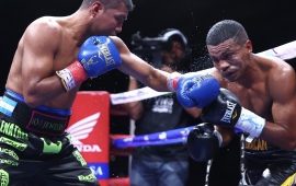 ROMÁN “CHOCOLATITO” GONZÁLEZ NOQUEÓ AL COLOMBIANO ROBER BARRERA