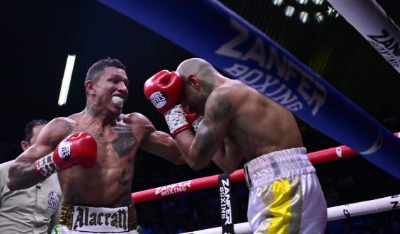MIGUEL “ALACRÁN” BERCHELT CONSERVA EL “VENENO”, NOQUEÓ EN TRES EPISODIOS A JEREMY TRIANA