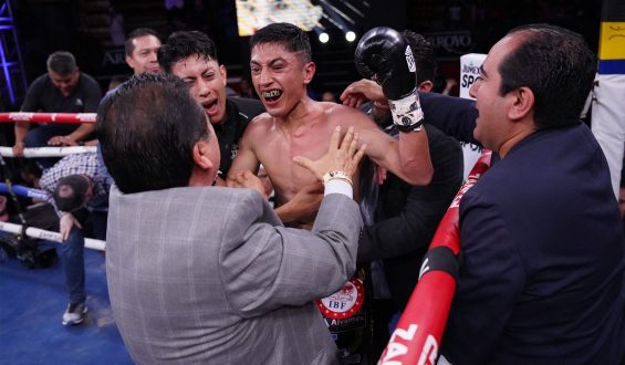 ÁNGEL “CAMALEÓN” AYALA CONQUISTÓ EL TÍTULO MUNDIAL MOSCA IBF