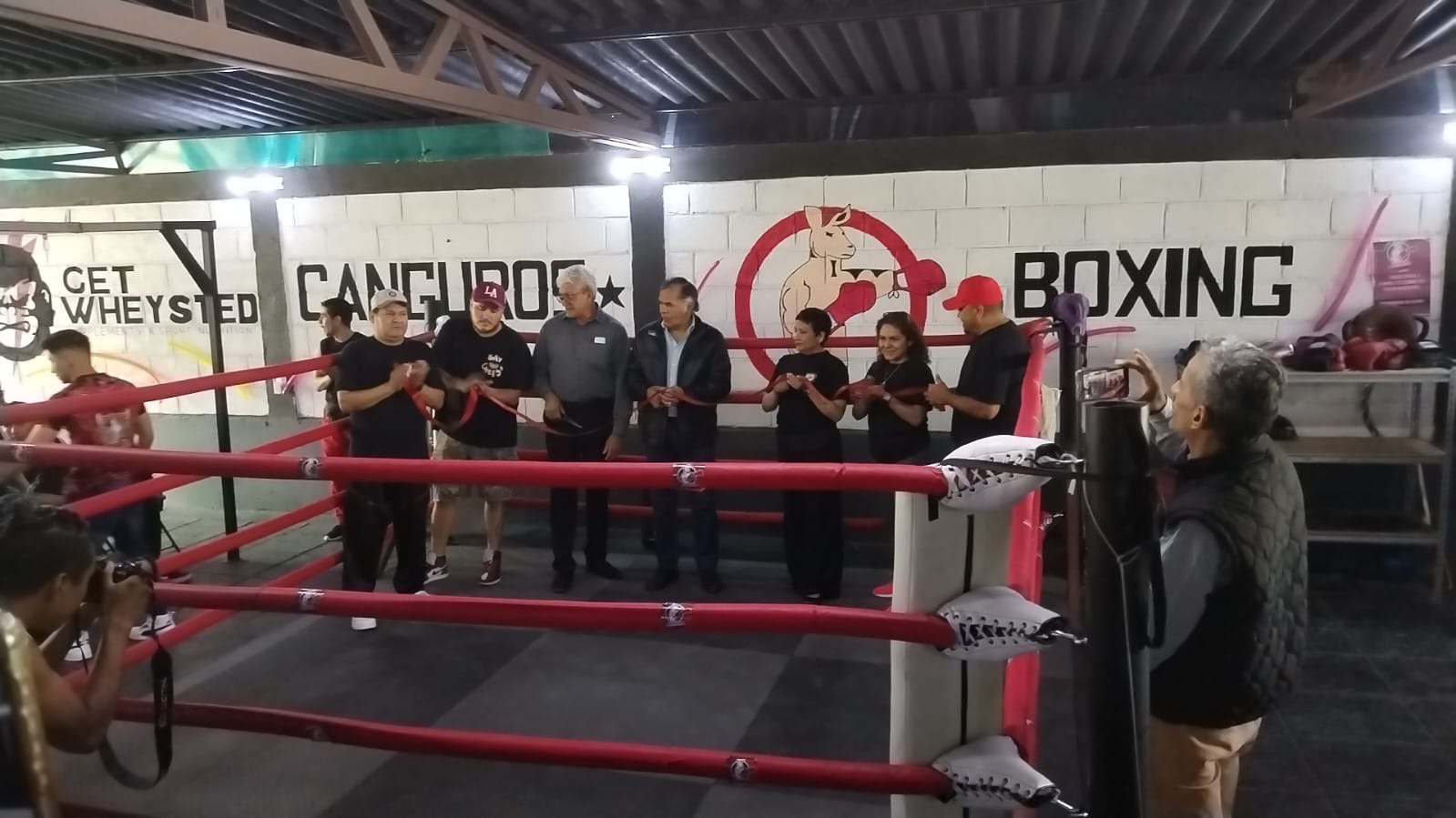 CON PADRINO DE LUJO, CANGURO’S BOXING INAUGURÓ SUCURSAL SAN JAVIER
