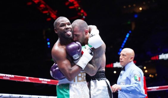 ENTRE ABUCHEOS Y SILBIDOS, NO LUCIÓ FLOYD MAYWEATHER JR. EN ARENA CDMX
