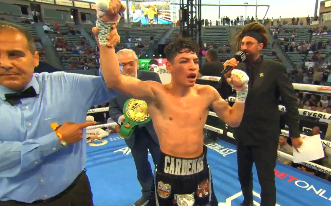 EL ORGULLO DE SAHUAYO, ARTURO CÁRDENAS RETUVO EL TÍTULO CONTINENTAL WBC