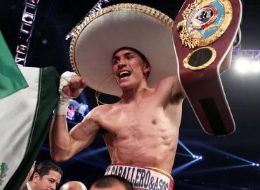 “GALLO” ESTRADA RENUNCIÓ A LA REVANCHA CON “BAM” RODRÍGUEZ, SUBIRÁ A PESO GALLO