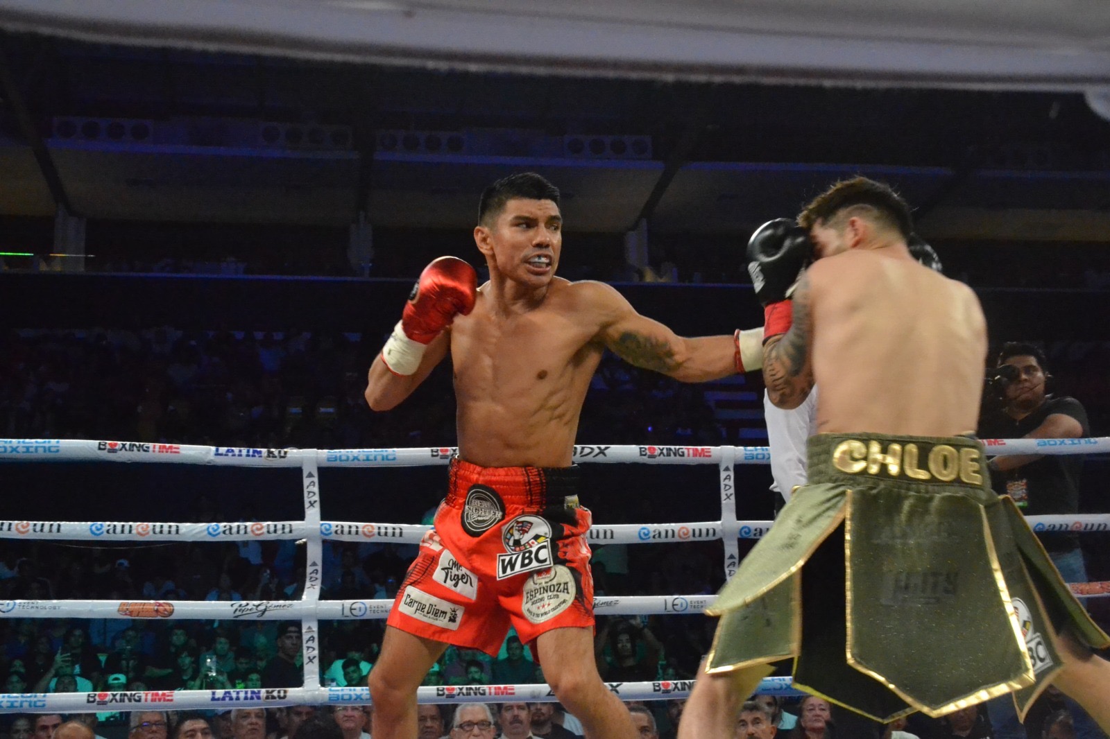 JOSELITO VELÁZQUEZ SE VISTIÓ DE VERDE Y ORO, CONQUISTÓ EL CINTURÓN PLATA WBC