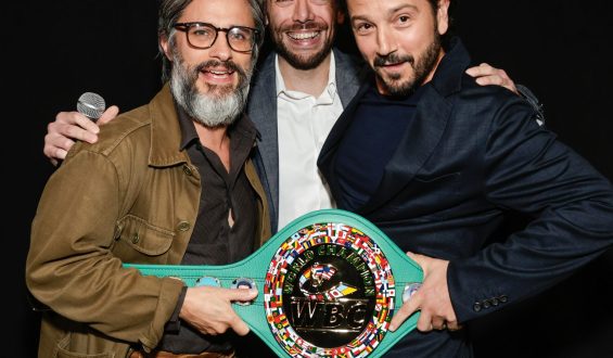 GAEL GARCÍA BERNAL Y DIEGO LUNA PRESENTARON SERIE LA MAQUINA EN LOS ÁNGELES