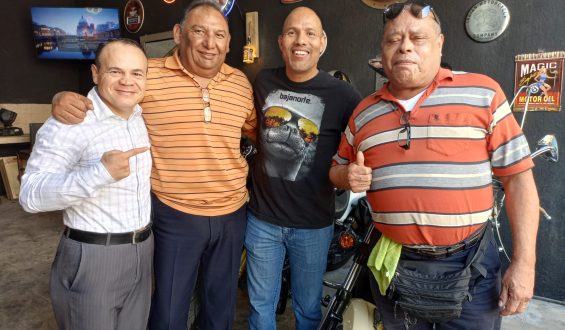 EN VISITA A MONTERREY, JOSÉ LUIS CASTILLO REVIVE RECUERDOS CON ROSALIO AVILEZ