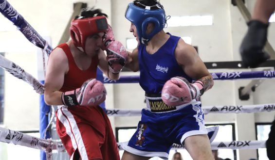 CON GRANDES COMBATES ARRANCÓ EL TORNEO PUÑOS SIN FRONTERAS