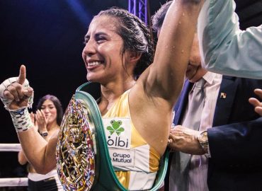 YOKASTA VALLE VENCIÓ A ELIZABETH LÓPEZ, Y ES LA NUEVA CAMPEONA WBC PAJA