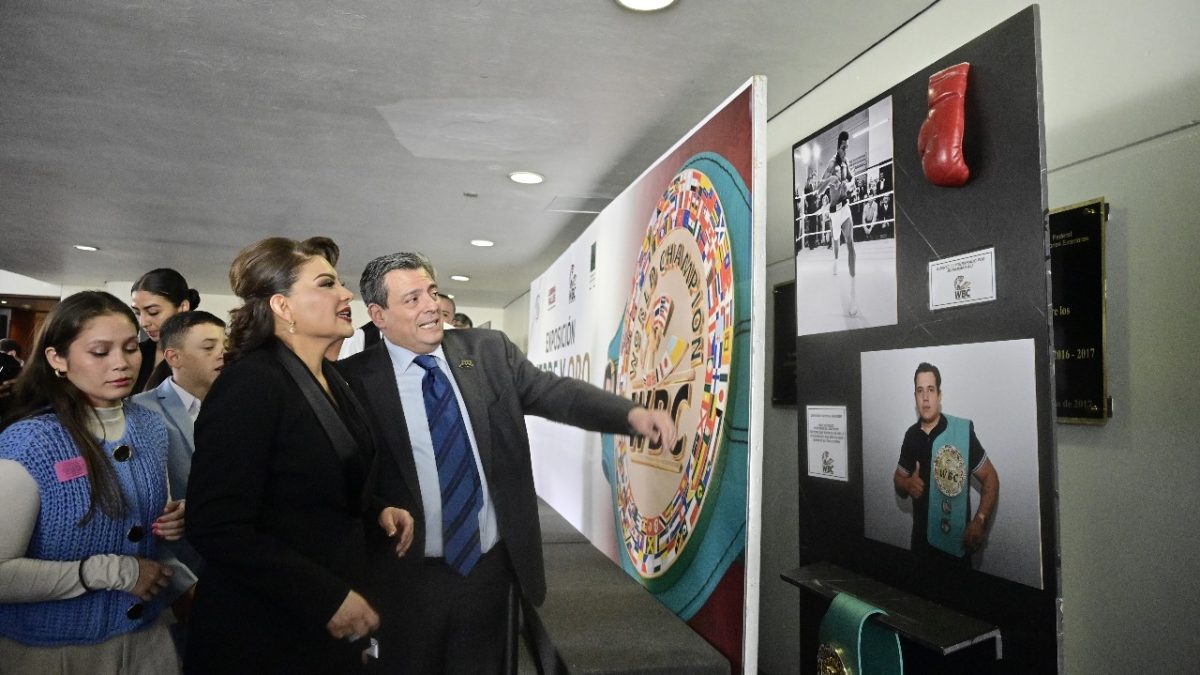 INAUGURAN EXPOSICIÓN VERDE Y ORO WBC EN EL SENADO DE MÉXICO