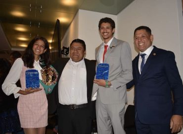 HONOR A QUIEN HONOR MERECE