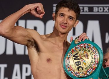ANTE CHORDALE BOOKER, SEBASTIÁN FUNDORA DEFIENDE CINTURÓN WBC