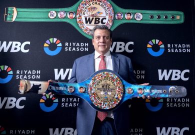 CINTURÓN CONMEMORATIVO WBC PARA BETERBIEV VS. BIVOL II