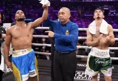 GARY ANTUANNE RUSSELL DESPOJÓ DEL TÍTULO WBA A JOSÉ “EL RAYO” VALENZUELA