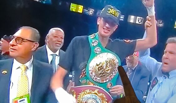 SEBASTIÁN FUNDORA NOQUEÓ EN CUATRO A CHORDALE BOOKER EN LAS VEGAS