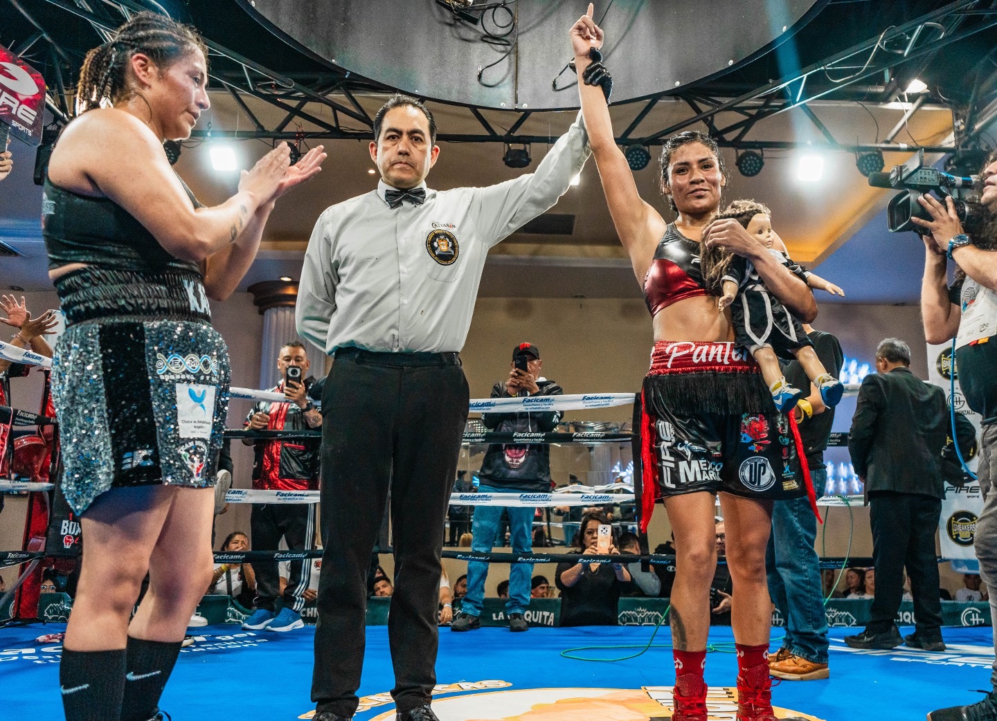 ESMERALDA FALCÓN VENCIÓ POR NOCAUT TÉCNICO A KARLA ALDANA EN CIUDAD NEZA