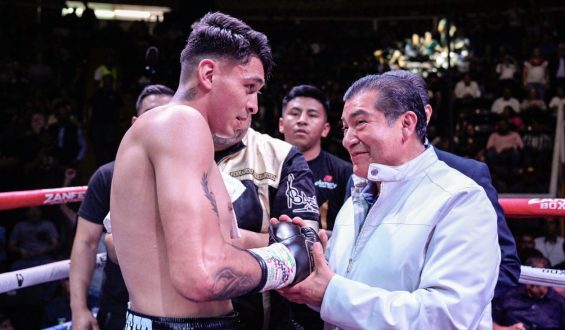 MIGUEL ÁNGEL “PIOLIN” MARTÍNEZ DEBUTÓ CON UN NOCAUT EN SU NATAL DURANGO