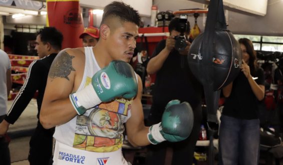 EMANUEL “VAQUERO” NAVARRETE, LISTO PARA ENCARAR CON ÉXITO A CHARLY SUÁREZ