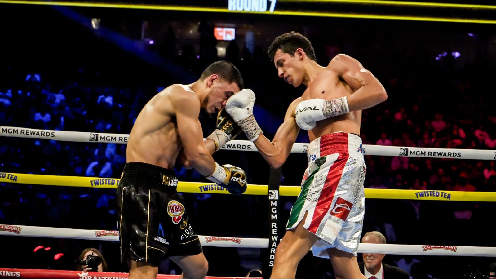 RAFAEL “DIVINO” ESPINOZA DESPACHO EN SIETE EPISODIO A EDWARD VAZQUEZ