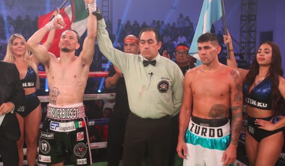 BRYAN FLORES NOQUEÓ AL ARGENTINO LEANDRO CARRIZO EN TLALNEPANTLA