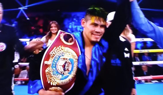 EMANUEL NAVARRETE VENCIÓ A CHARLY SUÁREZ, EN PECHANGA ARENA