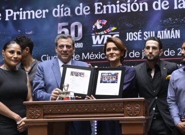 CON ESTAMPILLA POSTAL, CELEBRAN 50 ANIVERSARIO DE DON JOSÉ SULAIMÁN AL FRENTE DEL WBC