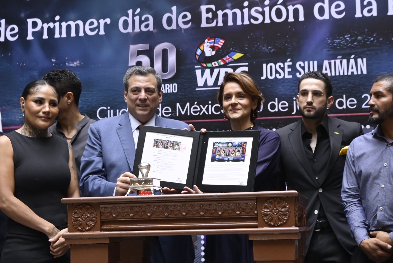 CON ESTAMPILLA POSTAL, CELEBRAN 50 ANIVERSARIO DE DON JOSÉ SULAIMÁN AL FRENTE DEL WBC