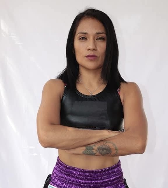 EX CAMPEONA MUNDIAL WBC LUPITA MARTÍNEZ ENCARA A DOMICILIO A PAULETTE CUESTA